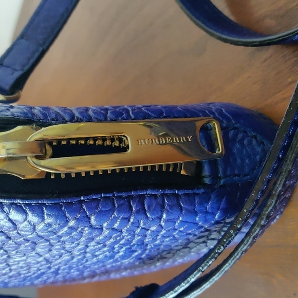 BURBERRY Pebbled Blue Grain Leather Small Harrogate Crossbody Bag - Picture 9 of 14